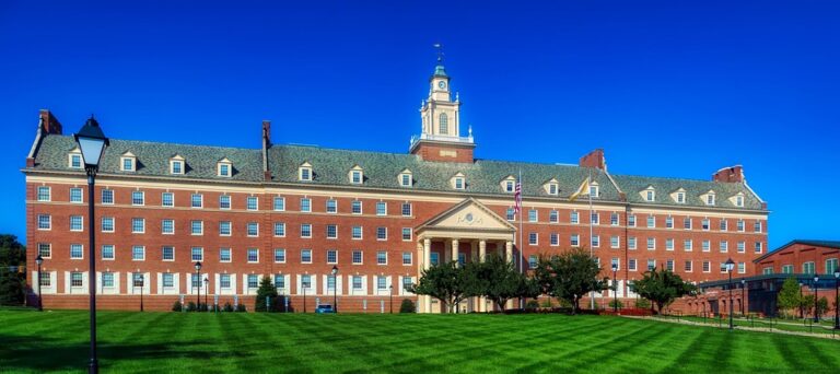 Selain itu, UIN Raden Intan Lampung juga telah meraih berbagai prestasi dan pengakuan di tingkat nasional maupun internasional. Beberapa kegiatan dan proyek riset yang dilakukan oleh civitas akademika UIN Raden Intan Lampung juga telah memberikan kontribusi yang positif bagi pengembangan ilmu pengetahuan dan keberagaman di Indonesia.